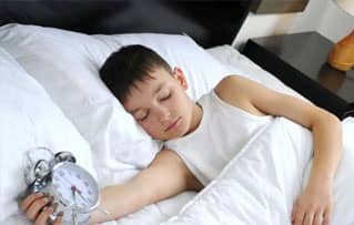 缓解焦虑，先做到早睡早起