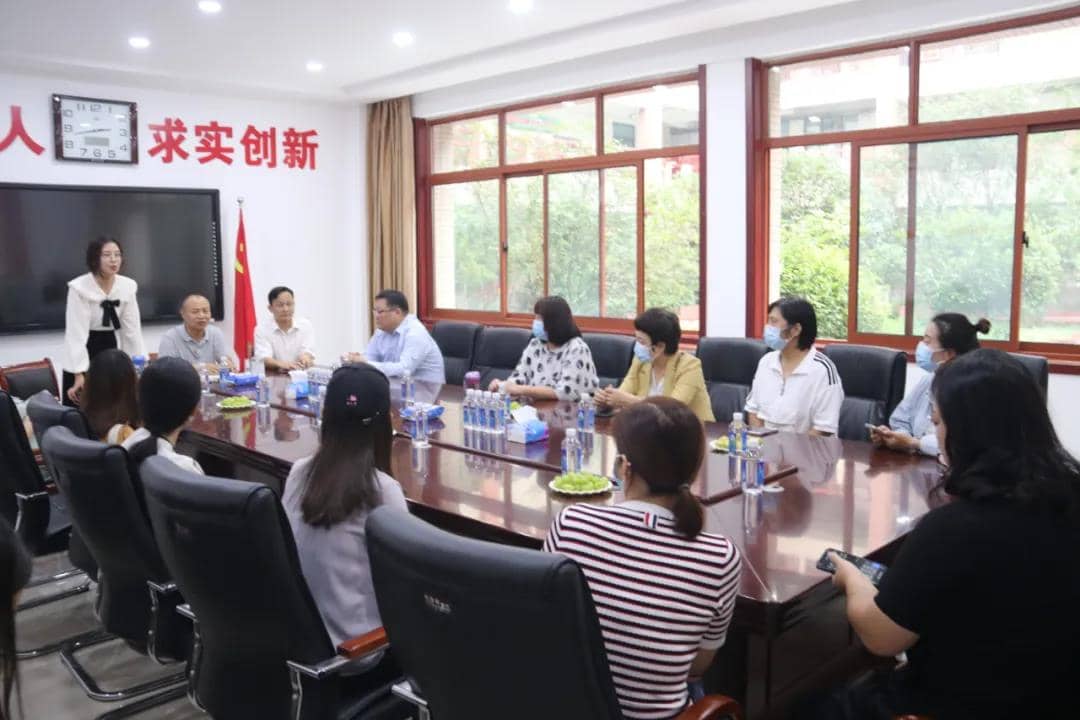 郑州新奇中学邀请家长代表来校验收开学准备工作